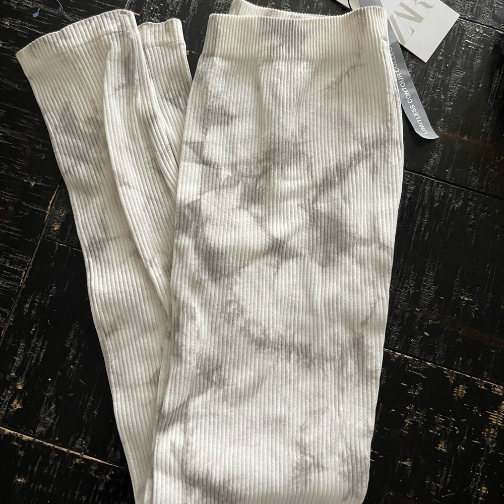 Zara Ribbed leggings
